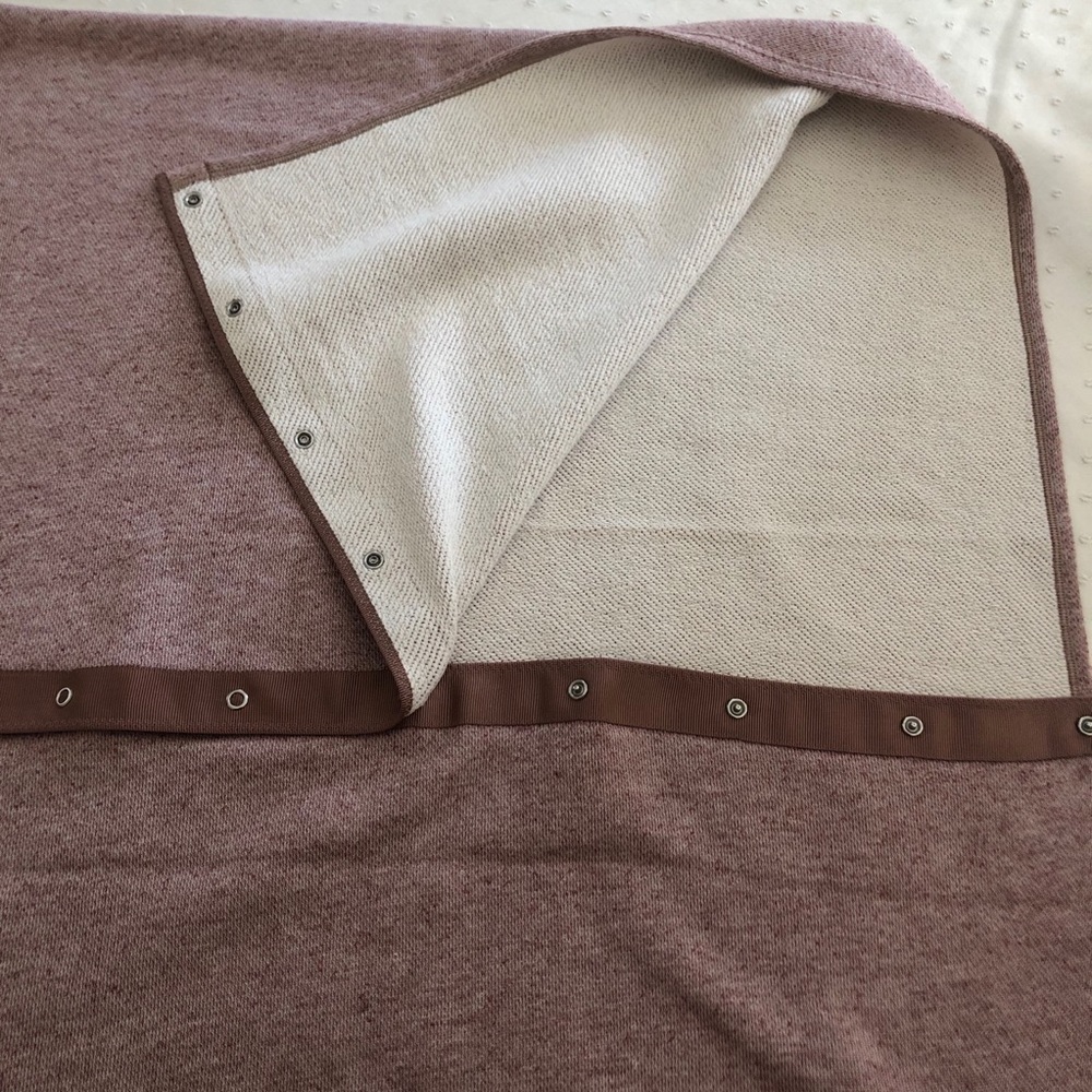 Lululemon circle scarf in light pink / Mauve
